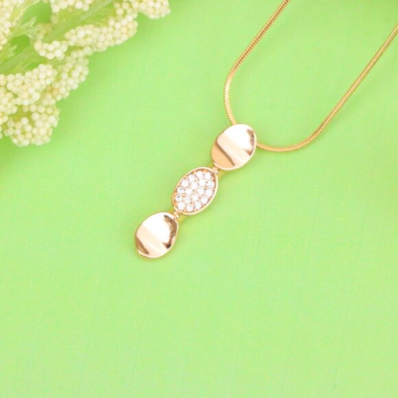 "Rose Gold Pendant with Sparkling Center, Elegant Gold-Plated Design, XPPT1602 - Picture 2 of 13